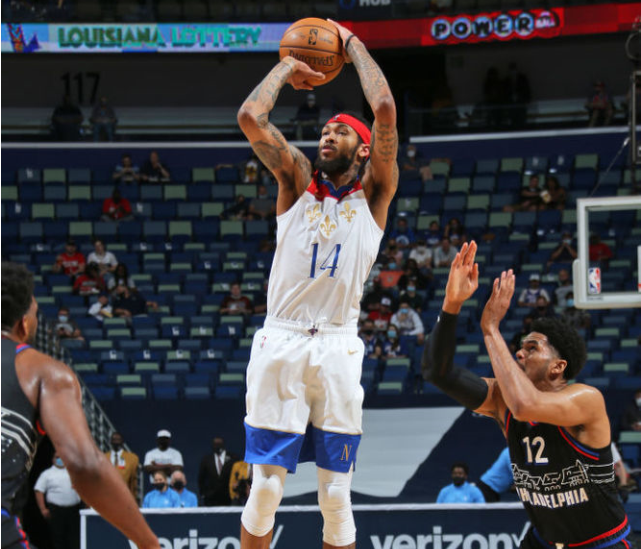  艾顿统治禁区开拓者加时险胜鹈鹕保留季后赛希望